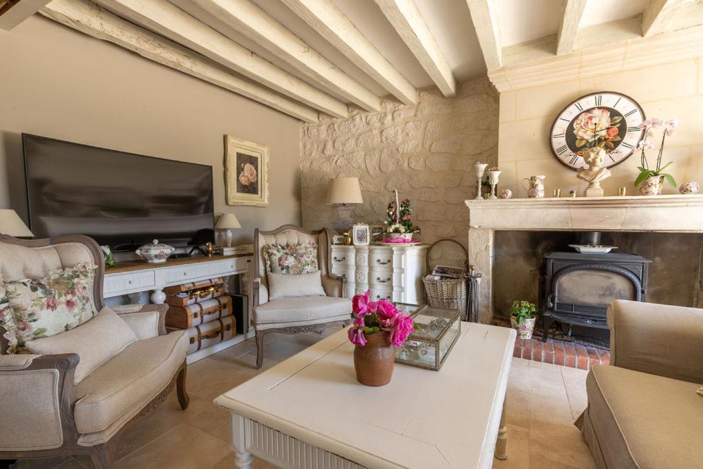 Le Clos Des Roses Chambres Et Tables D Hotes Meusnes Exteriör bild